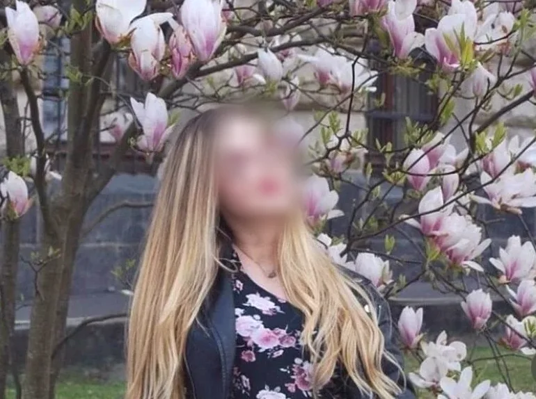 Denise, 25
