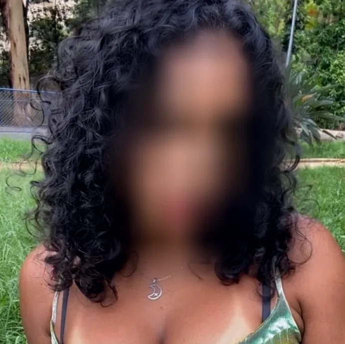Meike, 24