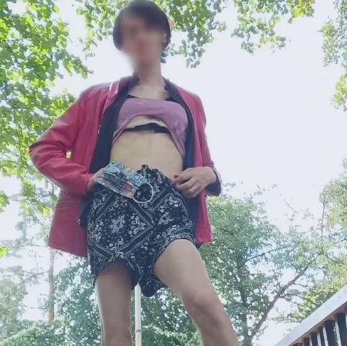 Melina, 22