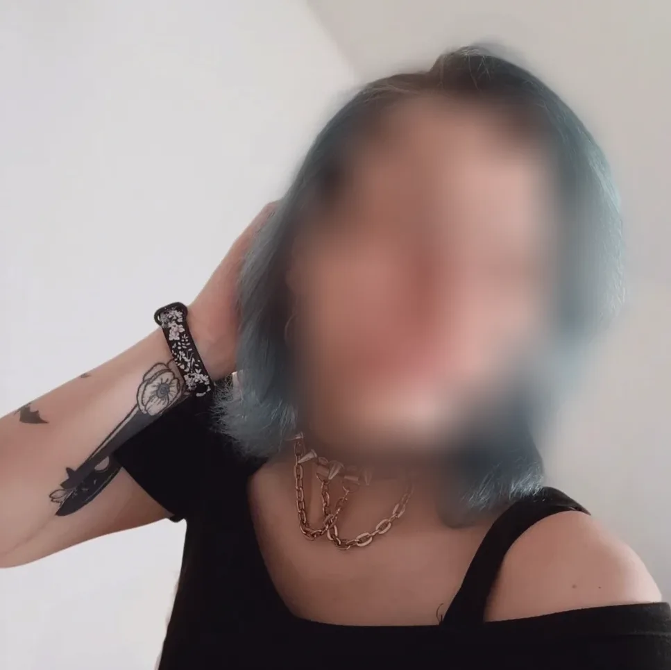 Neele, 34