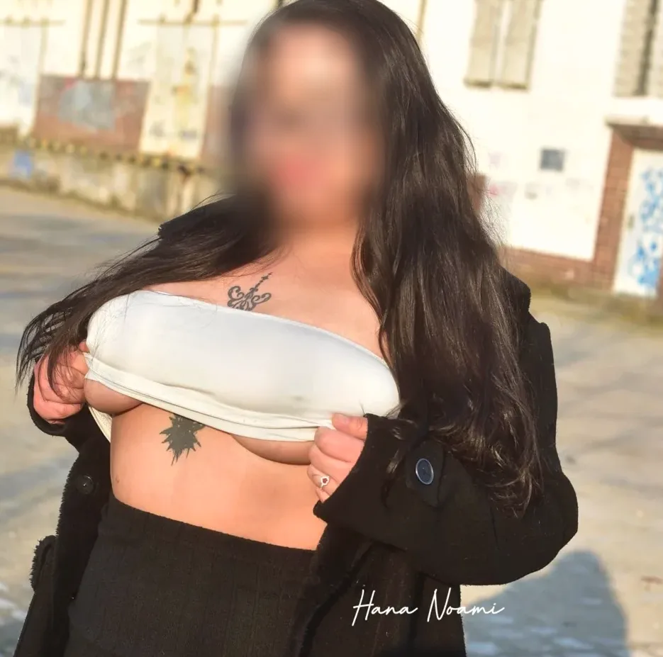 Neele, 27