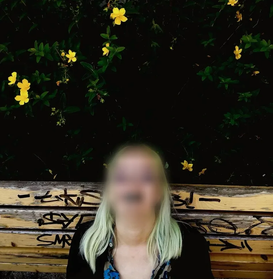 Simone, 19