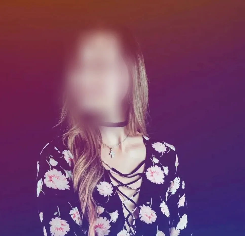Stefanie, 24